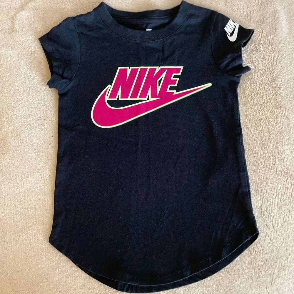 Nike Toddler Logo T-Shirt - Size 4T - Picture 4 of 11